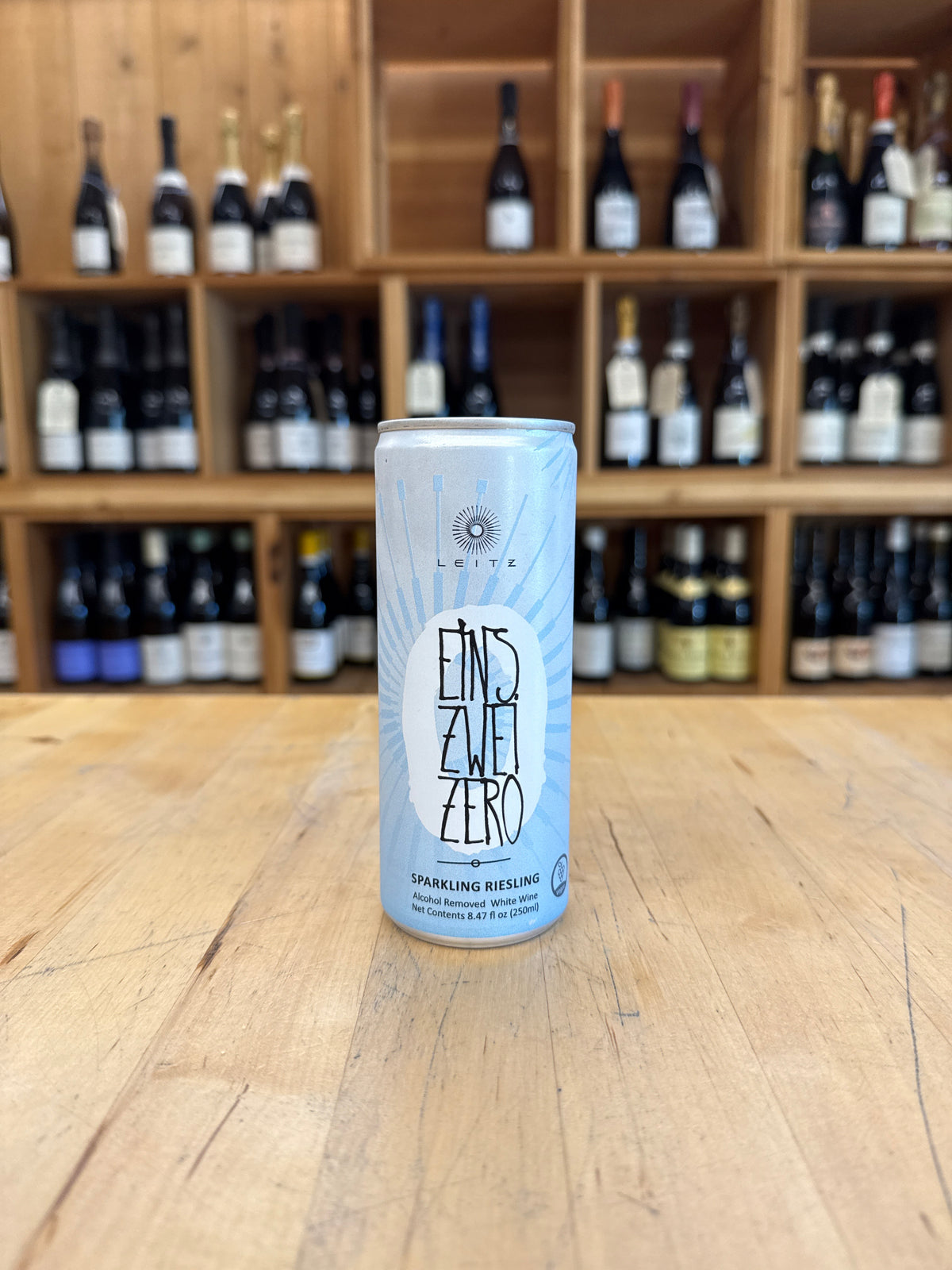 Leitz, Zwei, Zero Sparkling Riesling (Non-Alcoholic) NV Cans 250ml